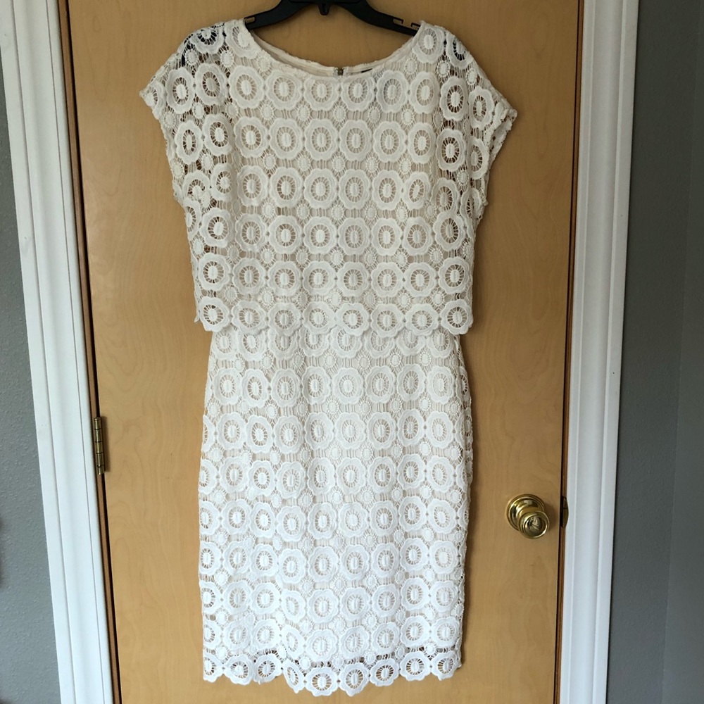 Taylor lace dress